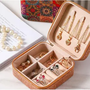 Retro Leather 9-Slot Jewelry Organizer - Small Portable Travel Case for Women’s Rings Earrings Necklaces