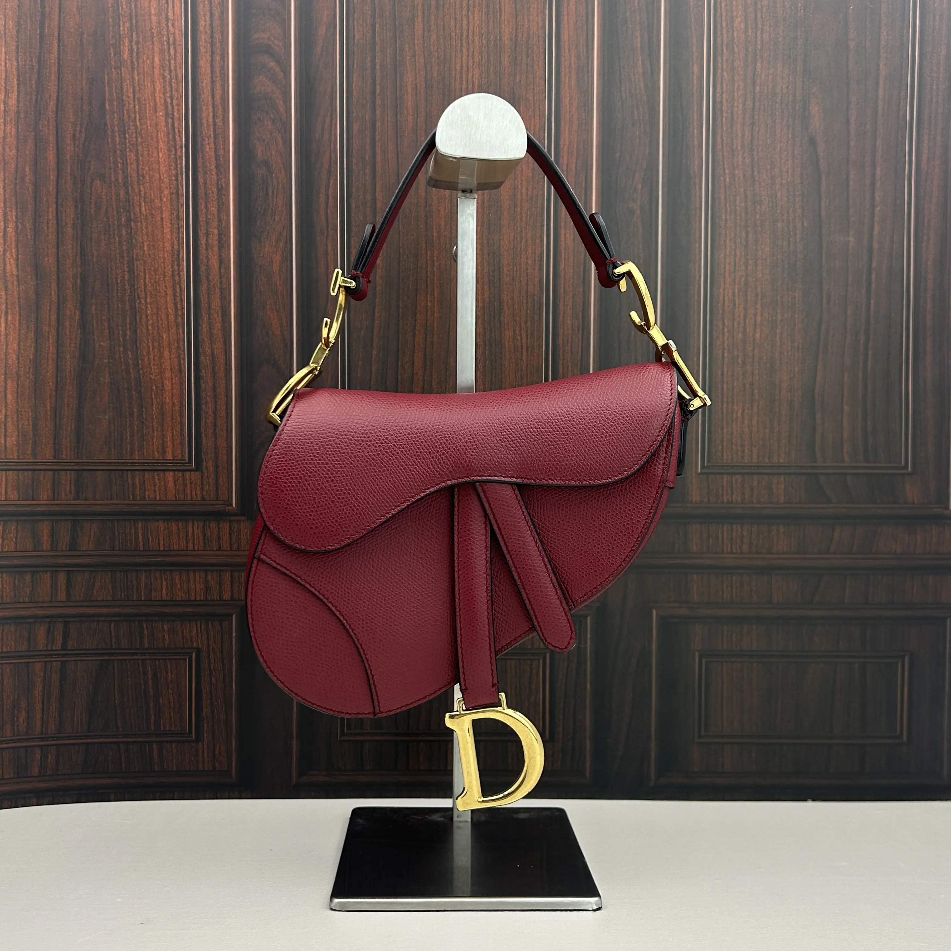 Pre-owned Dior Small Saddle Burgundy Grained Calfskin Crossbody Bag 888