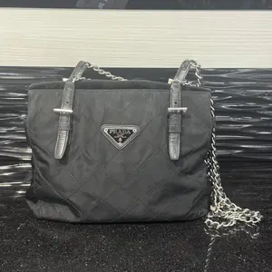 Pre-owned PRADA Tessuto nylon Tote Bags Vintage Tessuto Quilted Tote in Nero (black) nylon