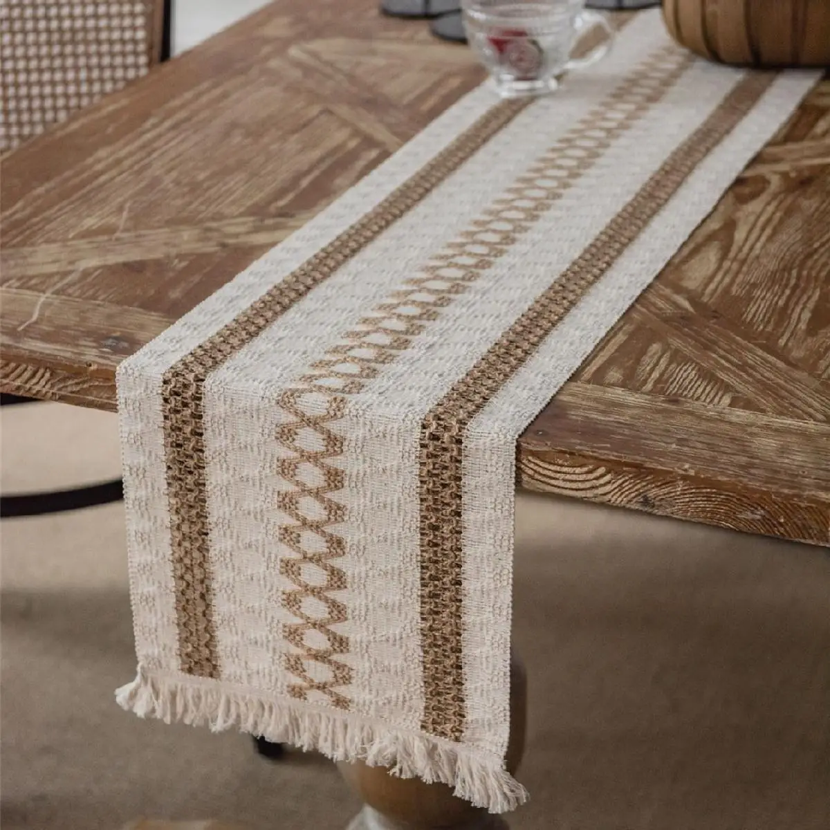 Boho Style Geometric Pattern Tassel Decor Table Runner, 1 Piece Vintage Style Luxury Simple Table Runner, Decorative Tablecloth for Home Party Wedding