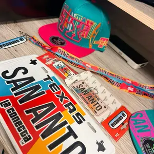 San Antonio hat and novelty bundle