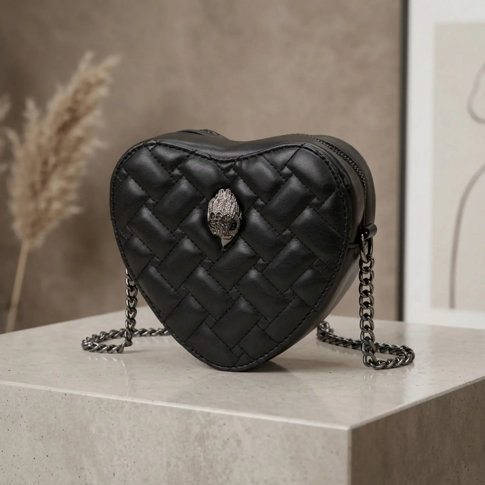 Women Eagle Heart‑Shaped Crossbody Purse, Diamond Quilted Shoulder Handbag with Rhinestone Eagle‑Head Decor, Metal Chain Strap Zipper Closure Small Fashion Bag for Party Daily