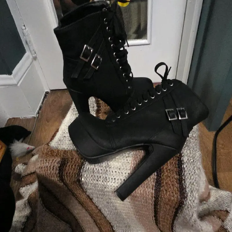 ForeMode Women's Black Faux Leather Goth Block Heel Ankle Boots with Platform Lace-Up Front & Double Buckle Straps