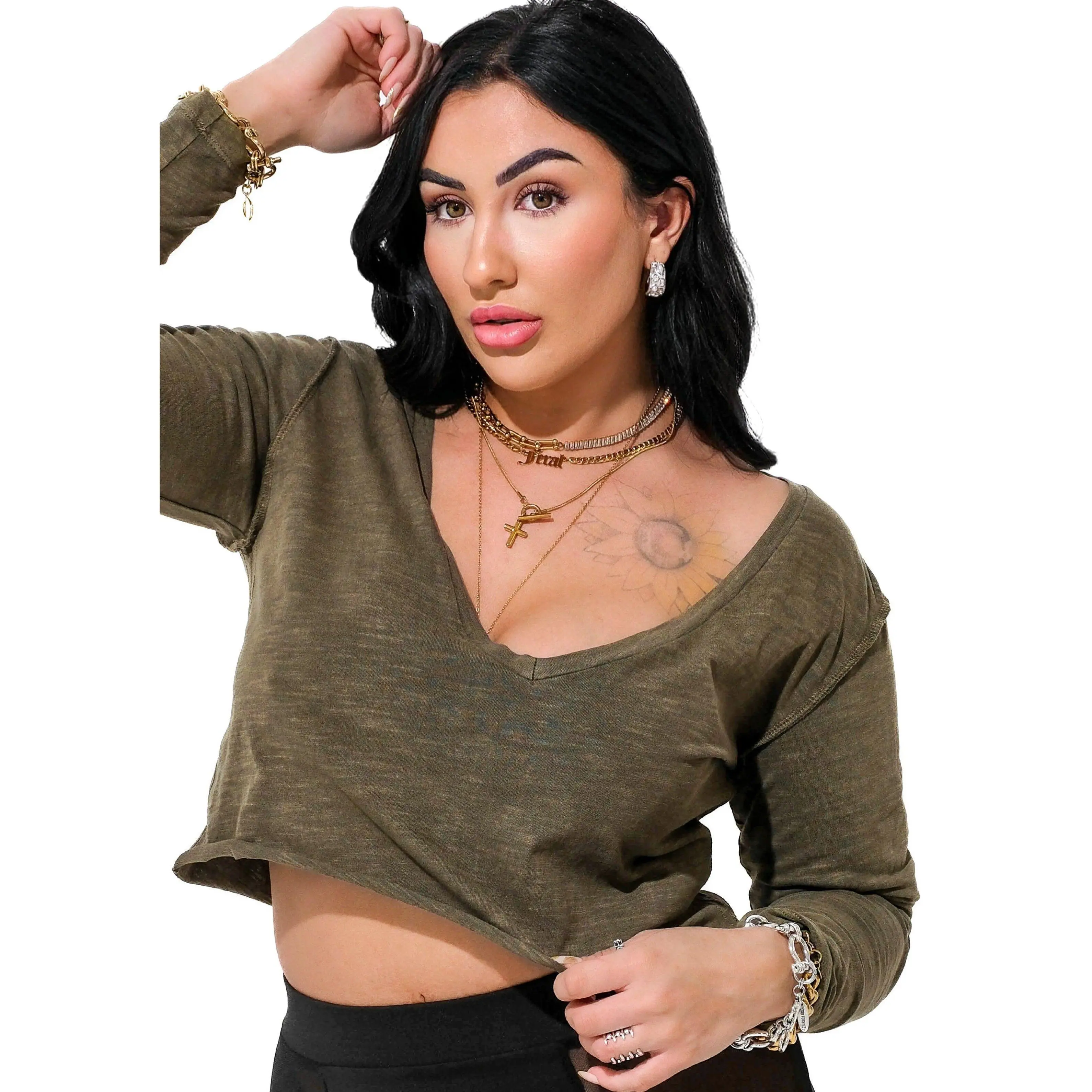CROPPED LONG SLEEVE V-NECK MINERAL WASHED SIDE SLIT TOP