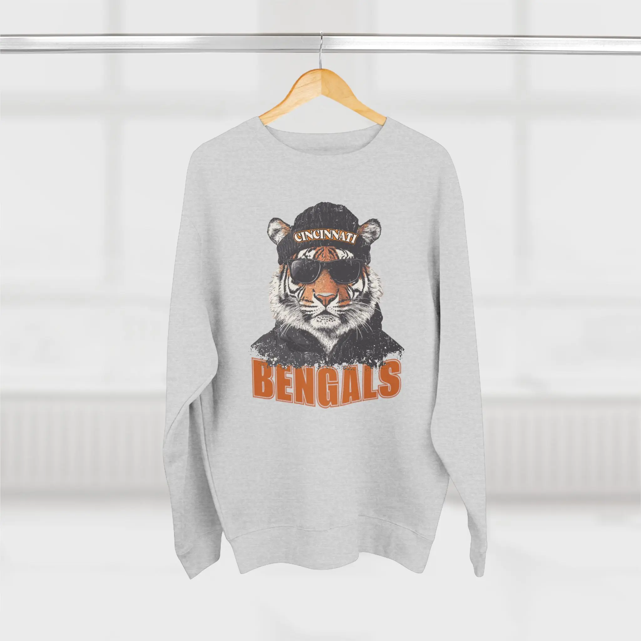 Cincinnati Bengals Graphic Sweatshirt for Fans, Cozy and Stylish Apparel for Game Days, Fall Fashion Must-Have, Unisex Crewneck Sweatshirt, [...]