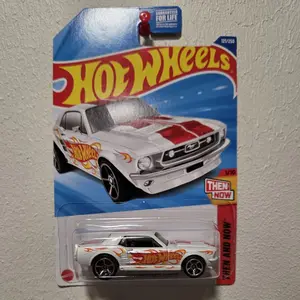 Hot Wheels '67 Ford Mustang Coupe