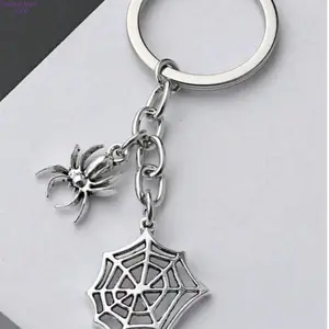 Spider Web Design Keychain, Punk Style Pendant for Car & Bag, Trendy All-Match Key Ring, Exquisite Birthday & Halloween Gift, Lightweight Keychain