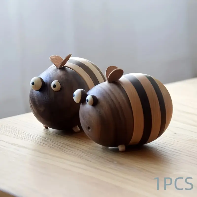 A Cute And Creative Wooden Toothpick Holder Shaped Like a Bee, Perfect for Home Use As a Decorative Piece Or Gift
