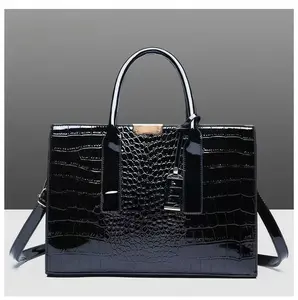 Glossy crocodile-texture elegant large-capacity handbag