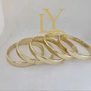 LaYaiBoutique #1134 Gold Plated Jewelry Bangle Set HIGH Quality Women's - Elegant Design for a Luxurious Home.( set of 5 ).