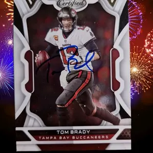 TOM BRADY  AUTOGRAPHED CARD  HOF  PATRIOTS