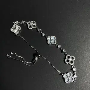 Vintage [Silver four-leaf] Full Diamond Four-leaf Clover Light Luxury Retro Bracelet