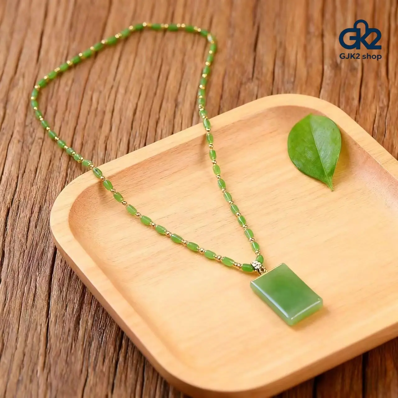 New Chinese Style Green Beaded Chain Necklace with Rectangle Pendant, High-end Fashion Jewelry for Daily Commute & Party, Ideal Christmas/Birthday Gift