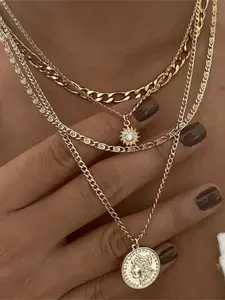Vintage 18k Gold Pendant Multi-Layer Necklace Set Layered Necklaces Perfect Gift for Women Friend Girls Birthday Christmas Creative Choice