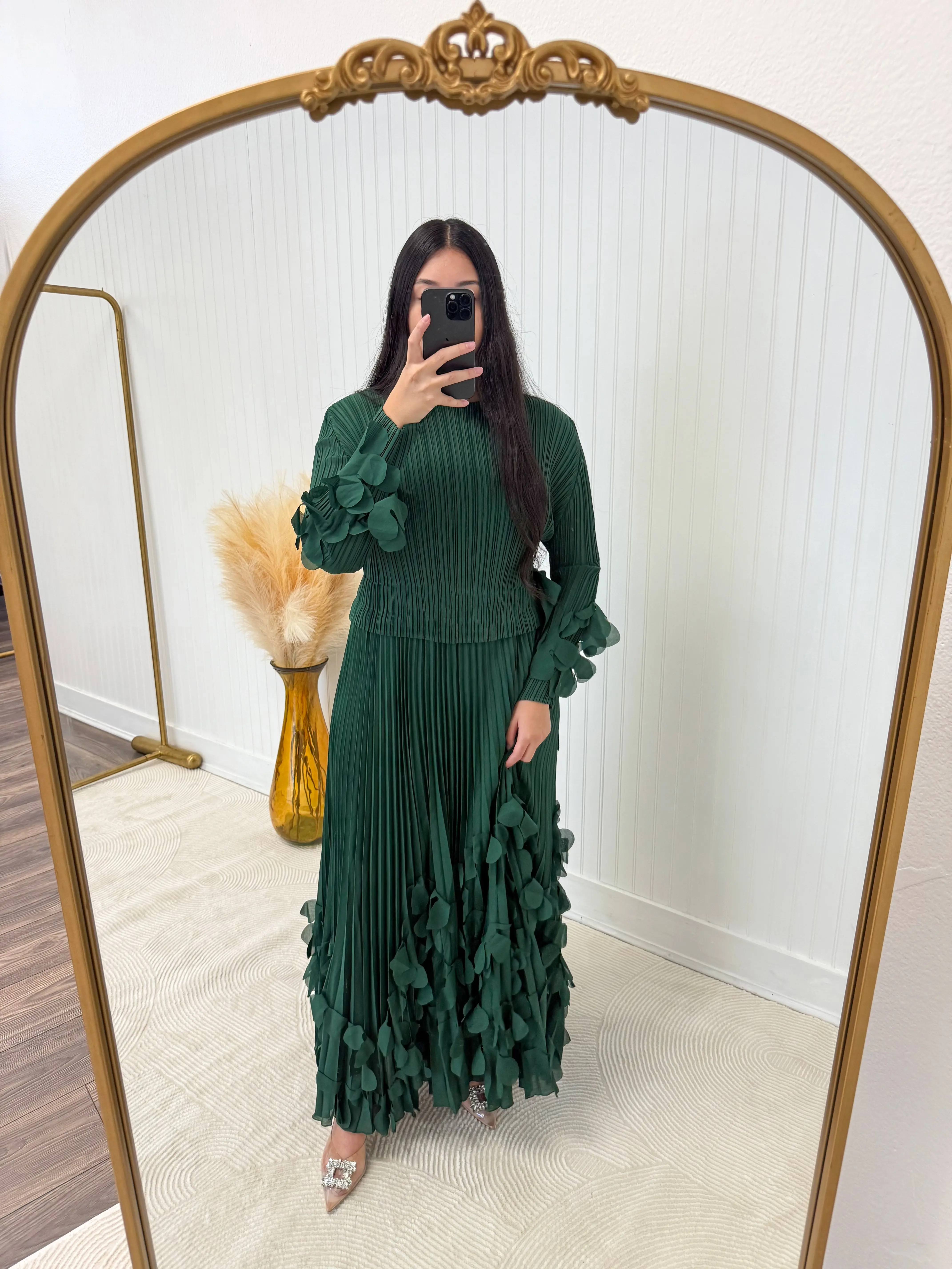 open lace back dress ZARA. Bottle green pleated midi dress. Size XS – Hibuy market main image 1