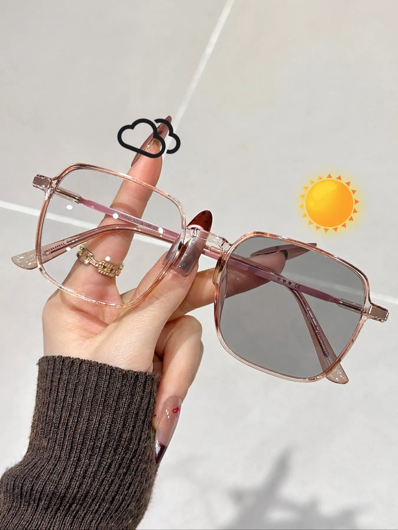 Unisex Fashion Color-Changing Glasses, Fashionable Sunglasses, Trendy Sun Glasses, Sunglasses Gifts, UV Protection Photochromic Sun Protective Sunglasses & Regular Eyewear, Ideal for Travel & Daily Wear