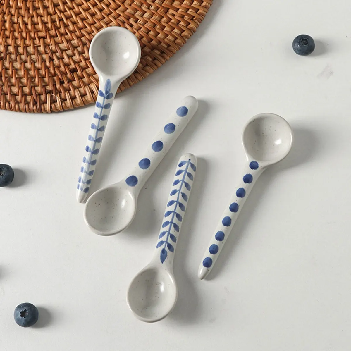 4-Piece Ceramic Coffee Spoon Set, Hand-Drawn Basket Color Tea Spoons, Stirring Spoons for Office Cafeteria Teahouse Cutlery Tableware