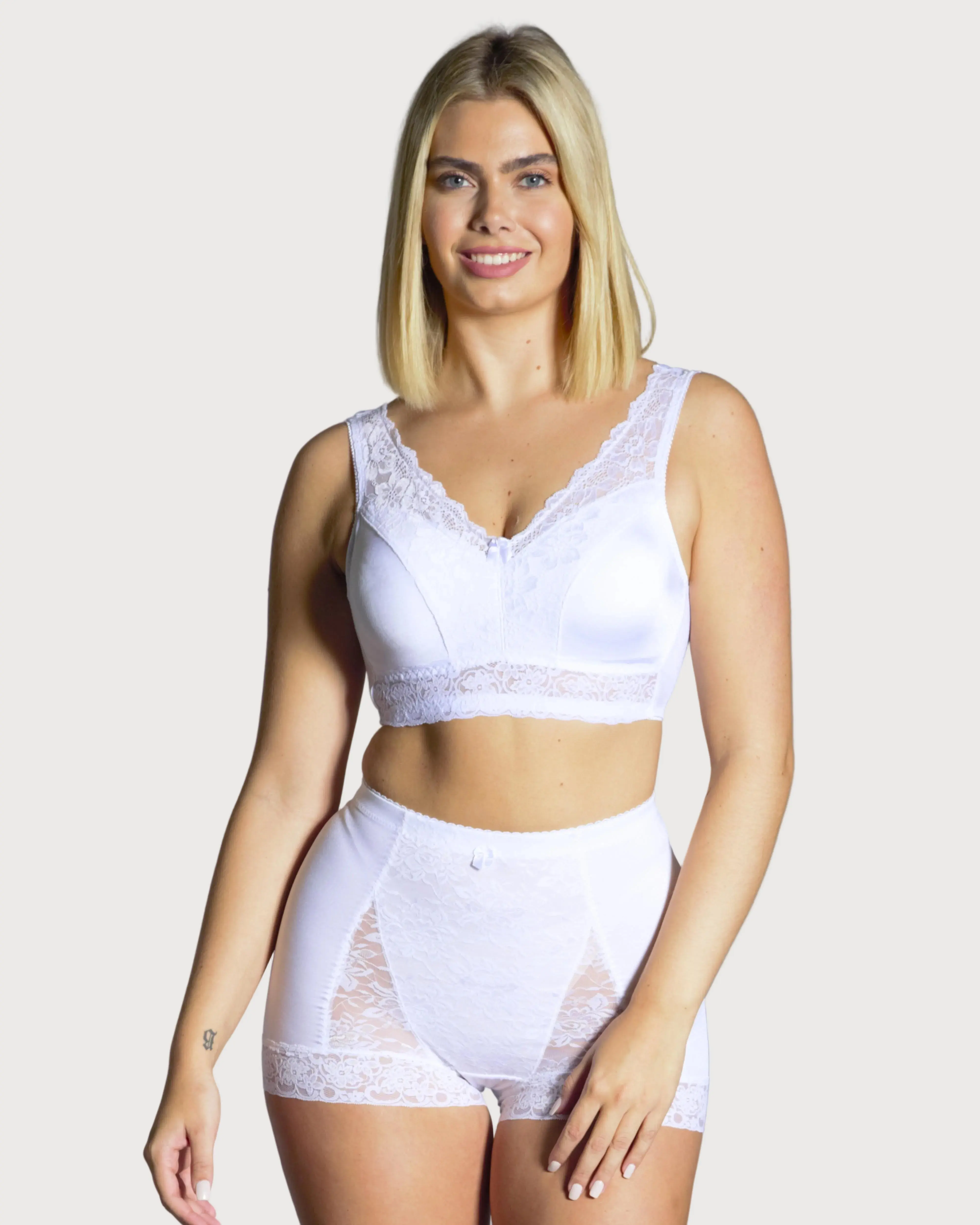Pin-Up Lace Bra w. Removable Pads & Back Closure - Final Sale