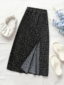 2026 Womenswear Women's Black Floral Daisy-Print High-Waisted Midi Dress Skirt ✨ A flowing A-line dress with a side slit, perfect for casual and professional settings, ideal for brunch and street style, and great for summer and everyday wear