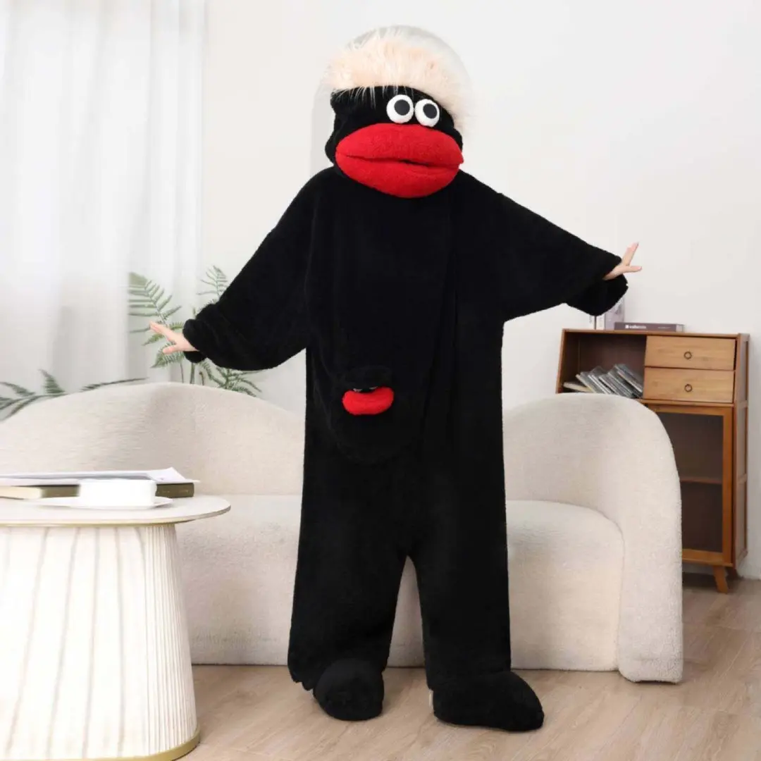 Black-mouthed jumpsuit