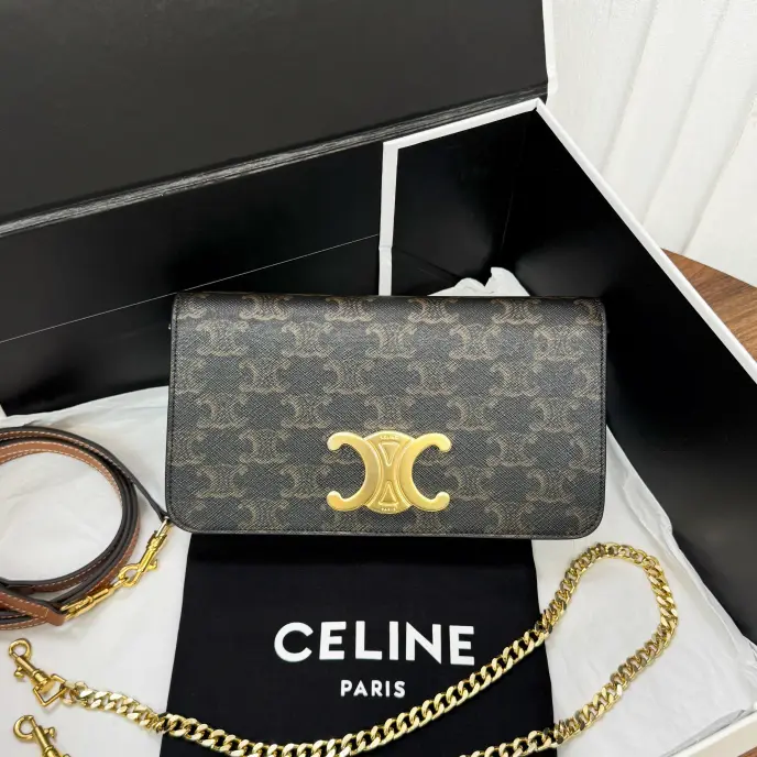 Pre-owned Celine Leather Shoulder Bags 7.8'' R14359 Shoulder Bag C6846628423 0520 T1 Qiqi