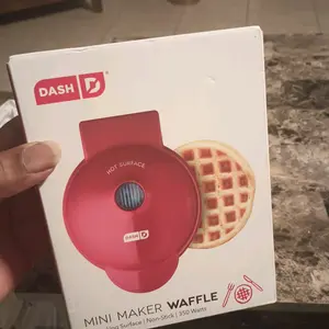 Dash Mini 4" Waffle Maker Non Stick 350 Watts Red