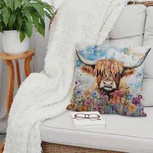 Double-sided 1pc 2D Flat Highland Cow and Floral Watercolor Pillowcase, Ultra-Soft Polyester Decorative Cushion Cover with Zipper Closure, Machine Washable Modern Art Print, Suitable for Bedroom and Living Room Decor, No Insert, Cow Pattern Room