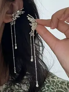 Elegant Butterfly Fringe Ear Cuff for Women, Unique Angel Wing Design, Trendy Style, No Piercing Required, Fashionable Bone Clip