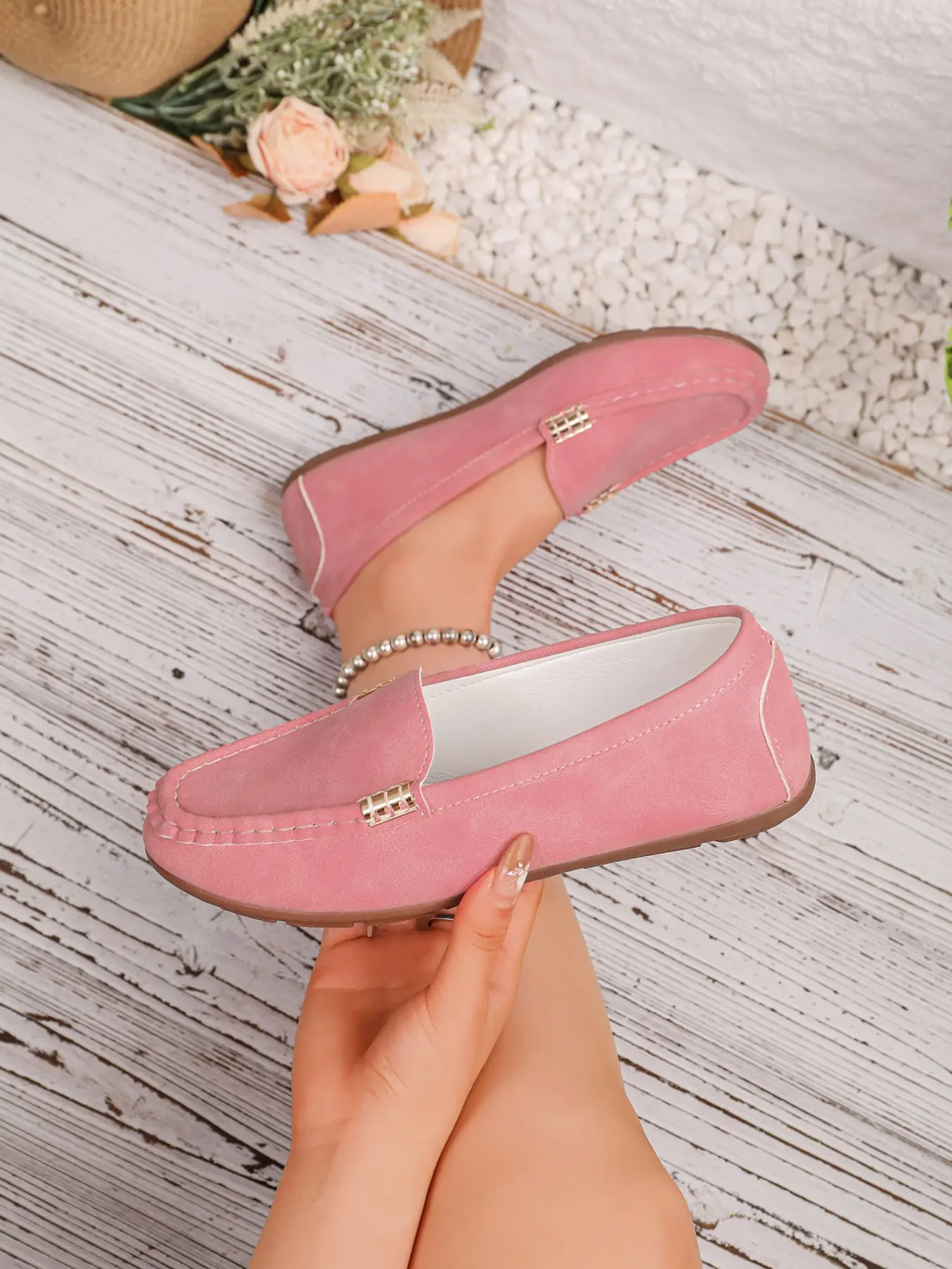 A Pair of Large Size Ladies New round Toe Low Heel Metal Buckle for Outer Wear Simple and Comfortable Fashionable Warm Daily Lightweight Office Commuting Shoes One Pedal Footwear Women