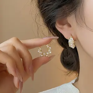 Pearl Flower Earrings, Unique Design Ear Clips DDES0619, High-End Luxury Earrings for Women, 14K Gold-Plated