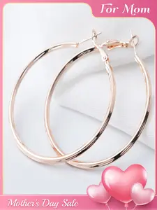 A Pair of Fashionable Large Hollow Hoop Earrings - Elegant Women's Jewelry Accessories - The Ideal Gift for Her - Stylish Everyday Earrings Versatile Earrings