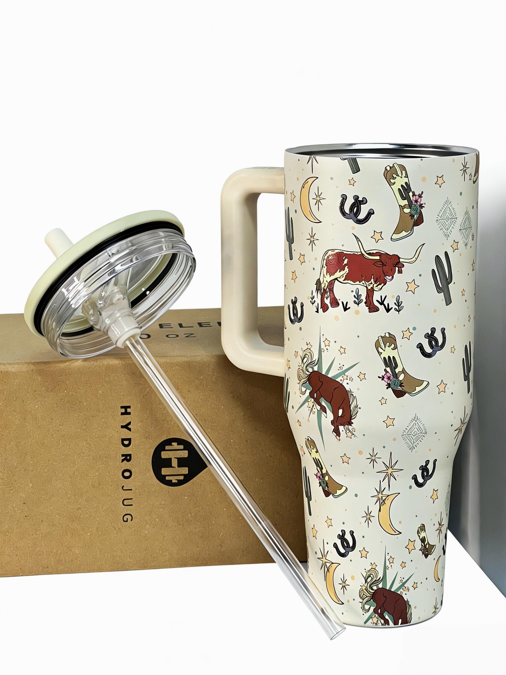 HydroJug 40oz is made of stainless steel and offers excellent insulation properties for both hot and cold beverages! Its straw design allows for enjoying cold drinks in summer and hot drinks in winter.