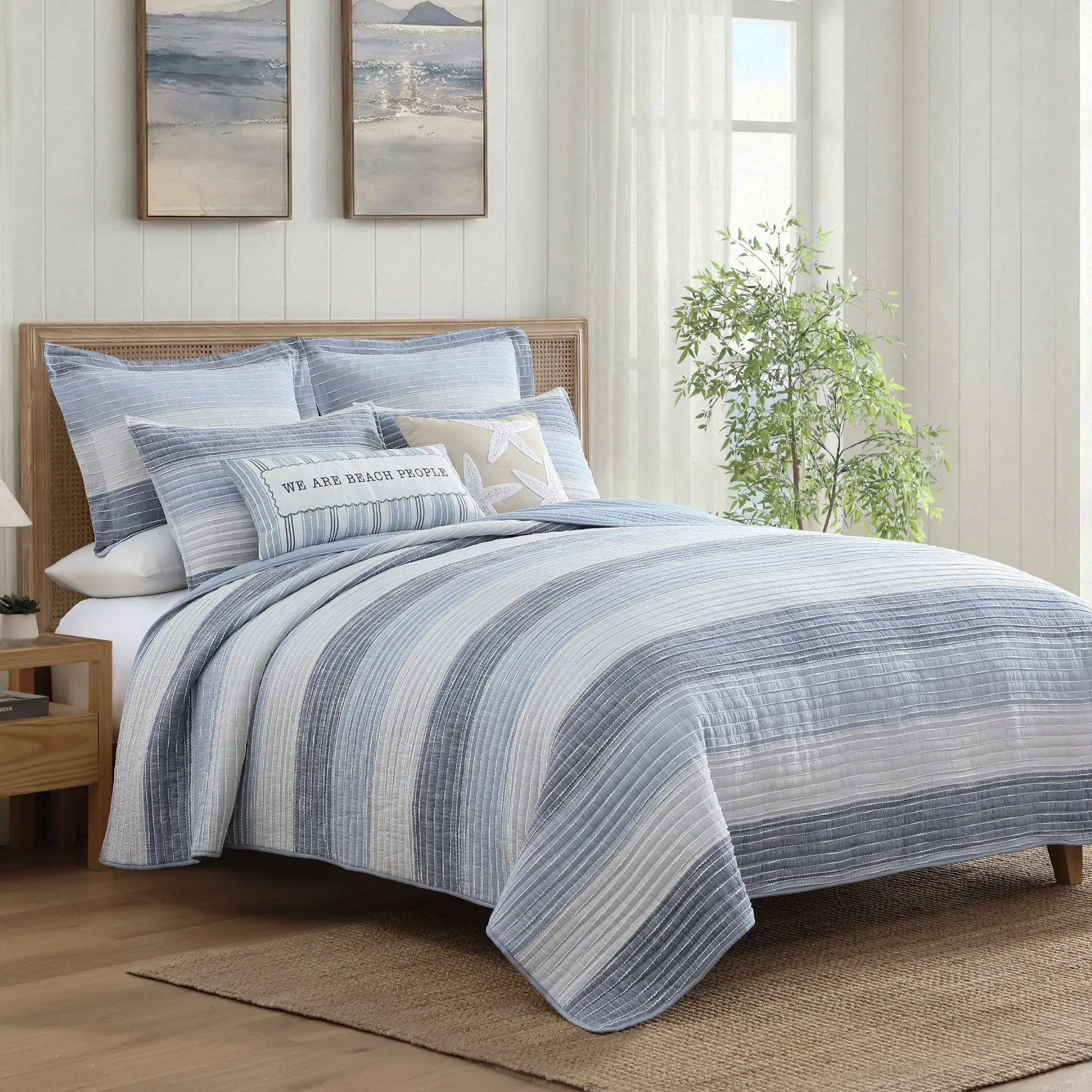 Sand Stripes Blue Quilt