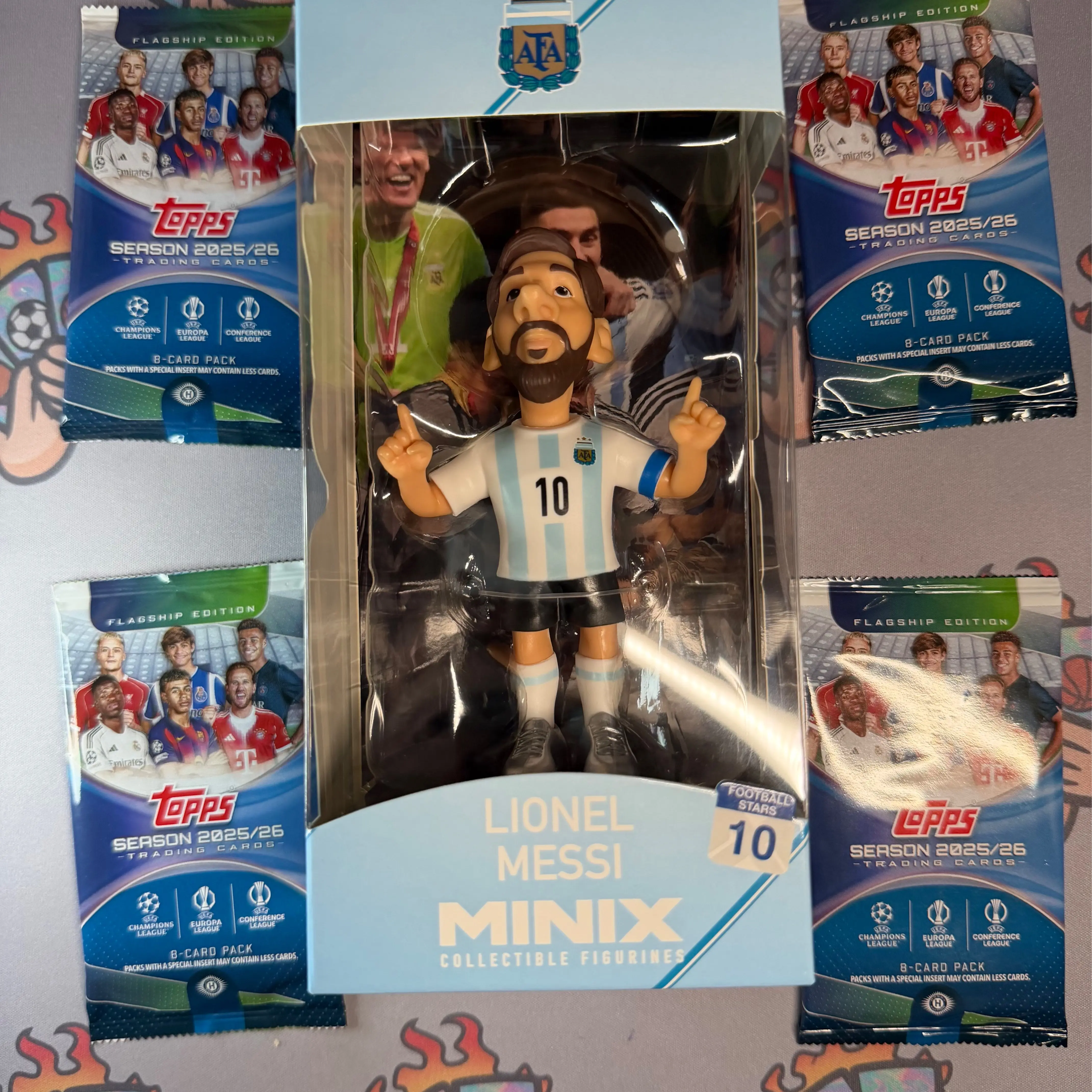 Lionel Messi Argentina 12cm Collectible Figurine + 4 25-26 UEFA FLAGSHIP HOBBY PACKS