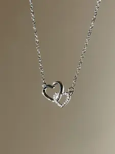 Charming Heart Pendant Necklace, Heart Shaped Necklace, Fashionable Linked Hearts Design, Perfect Gift for Her, Ideal for Casual Wear & Special Occasions