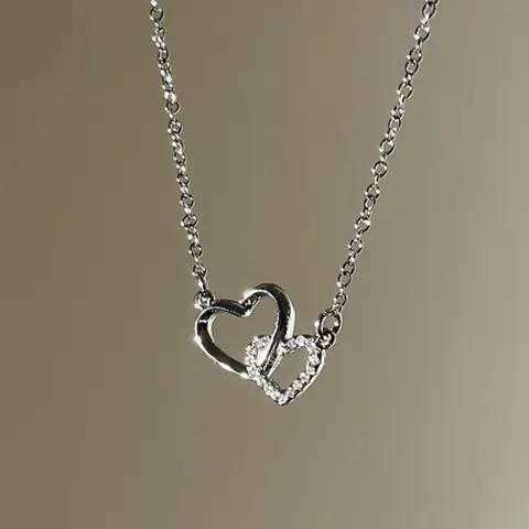 Charming Heart Pendant Necklace, Heart Shaped Necklace, Fashionable Linked Hearts Design, Perfect Gift for Her, Ideal for Casual Wear & Special Occasions, Love Necklace, Jewelry Gifts