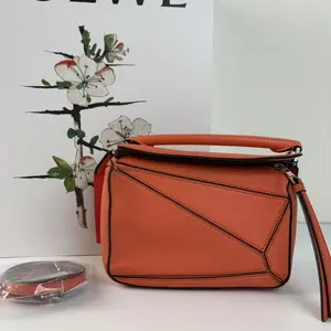 Pre-owned Loewe leather shoulderbag