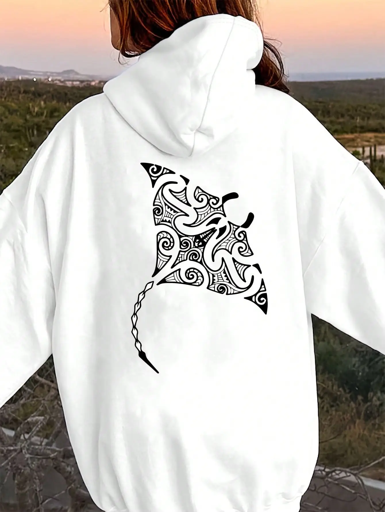 Women's Fashion Hoodie, Oversized Manta Ray Graphic Back Sweatshirt in Soft Polyester, Long-Sleeve Pullover with Pocket for Autumn Winter, Everyday, Casual, Printed, Tops, Classic