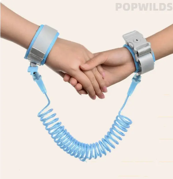 Practical child safety set including key lock, anti-lost traction rope and wristband. Sturdy and comfortable to use, effectively preventing kids from getting lost. Reliable protection for toddlers when going out. Lightweight design
