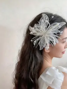 Elegant French Lace Flower Hair Clip for Women, Pearl Feather Accent, Bridal Wedding Dress Accessory, Sweet and Chic Hairstyle Decor