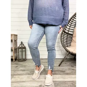 Judy Blue "BBL" Relaxed Leg Cool Jeans