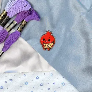 Rimon the Learned Pomegranate Needle Minder – Magnetic Needle Holder