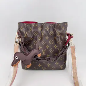 Pre-owned Louis Vuitton leather Shoulder Bags Fuchsia Monogram Canvas Noe Pouch Bag