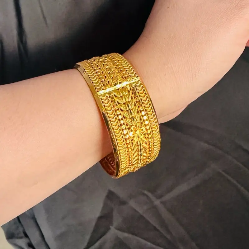 Women's Elegant Gold-Tone Geometric Bangle Bracelet - Fashionable Gold Bangle, Durable Female Costume Jewelry Accessory, Fashionable Bangle