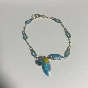 Blue Beaded Fishing Lure Bracelet with Colorful Charm and Blue Beads