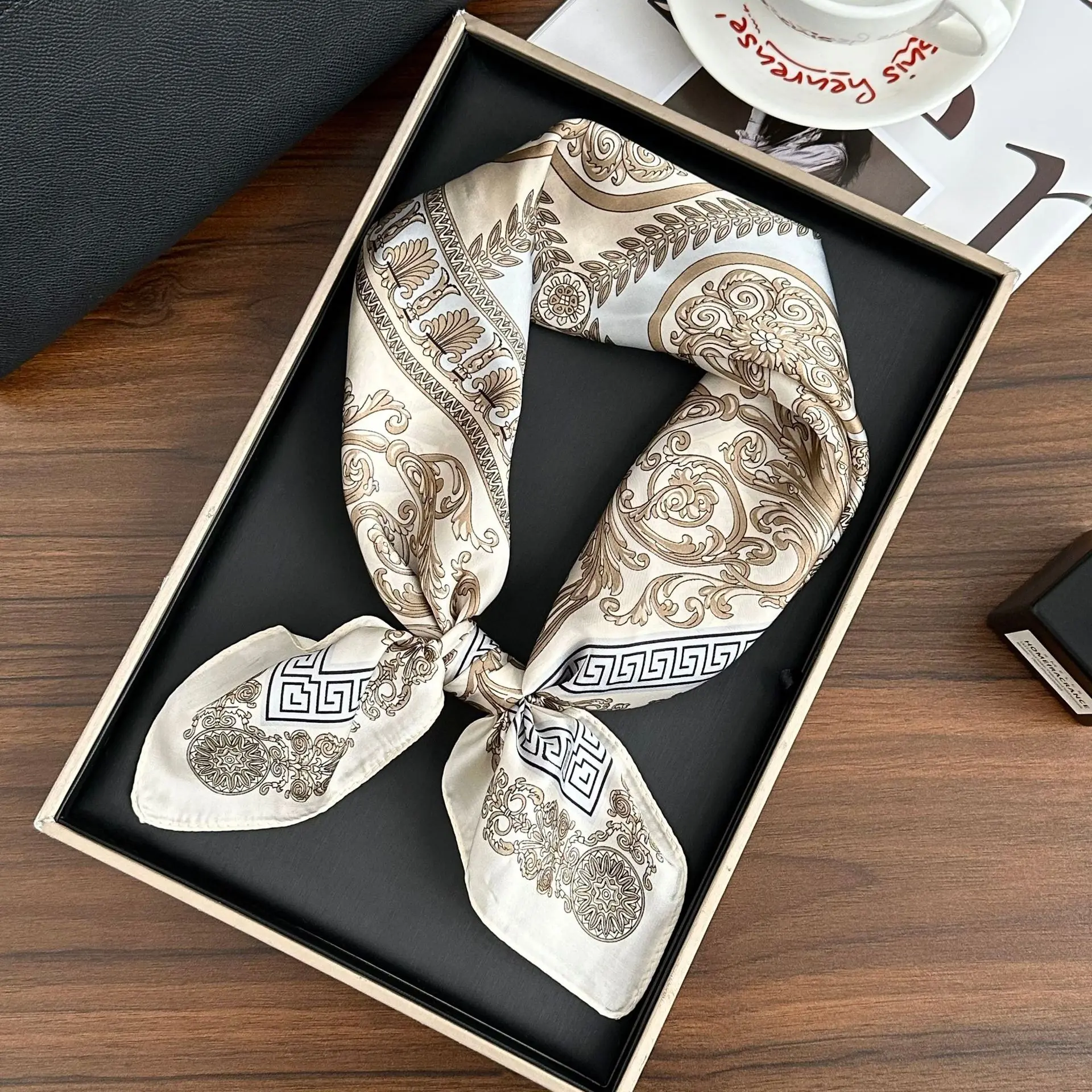 Round decorated rice with ears and leave