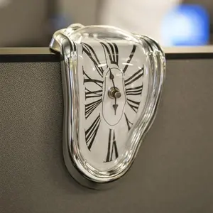 （Battery included）Creative Home Desktop Twisted Clock Melting Design Roman Numeral Corner Decorative Vintage Wall Space-Time Clock for Desktop and Wall Use