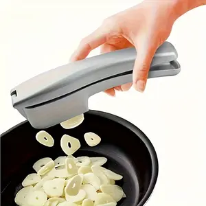 2 in 1 Multifunctional Garlic Press That Combines Sliced Garlic And Minced Garlic, a Kitchen Tool Made of Aluminum Alloy, Includes Black Cleaning Pads
