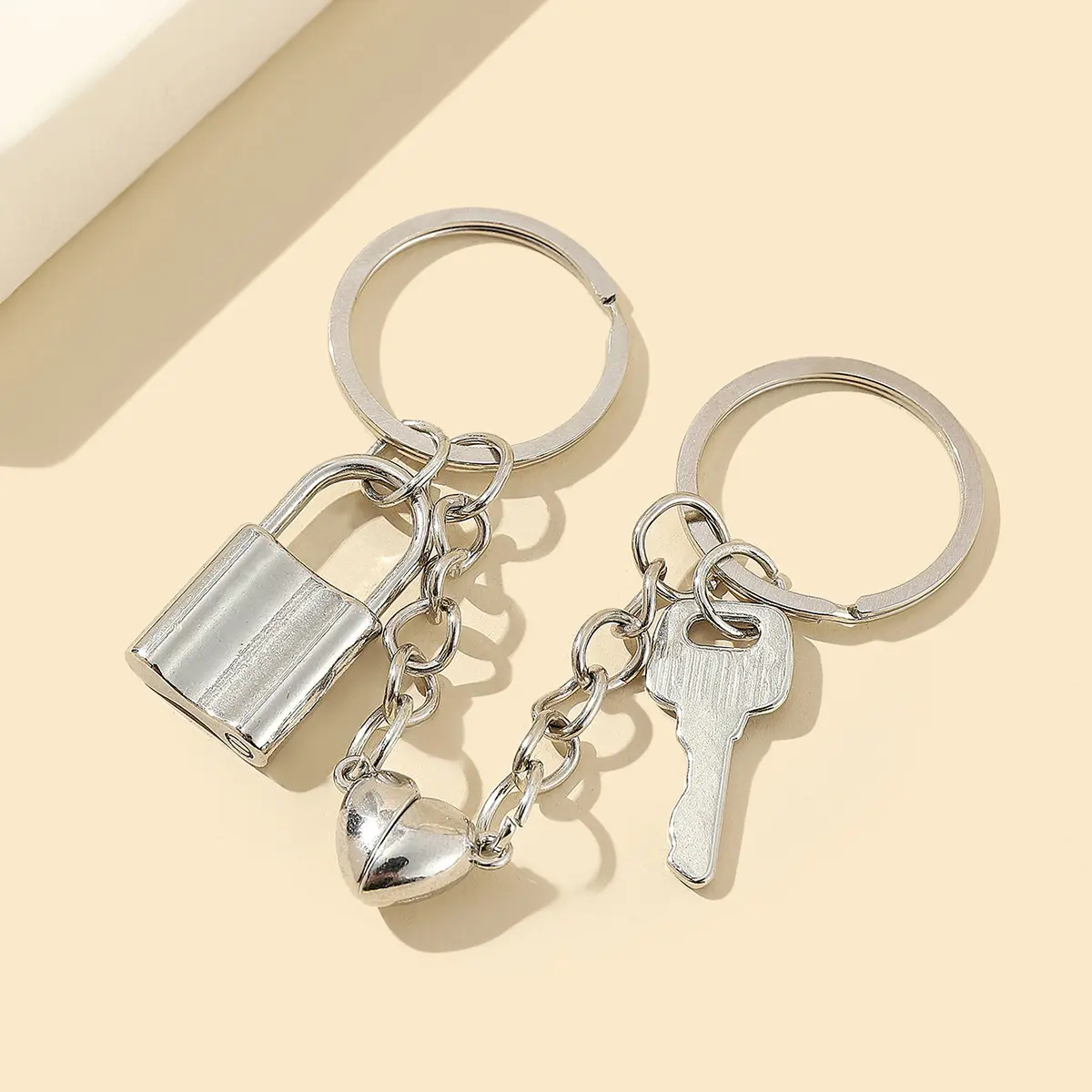 Magnetic Lock & Key Couple Keychain Set,Romantic Matching Gift for Him & Her