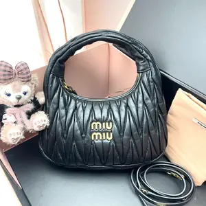 Pre-owned miumiu Lambskin Shoulder Bags 7.8'' R4589 Shoulder Bag C538816186 0226 T1 Qiqi